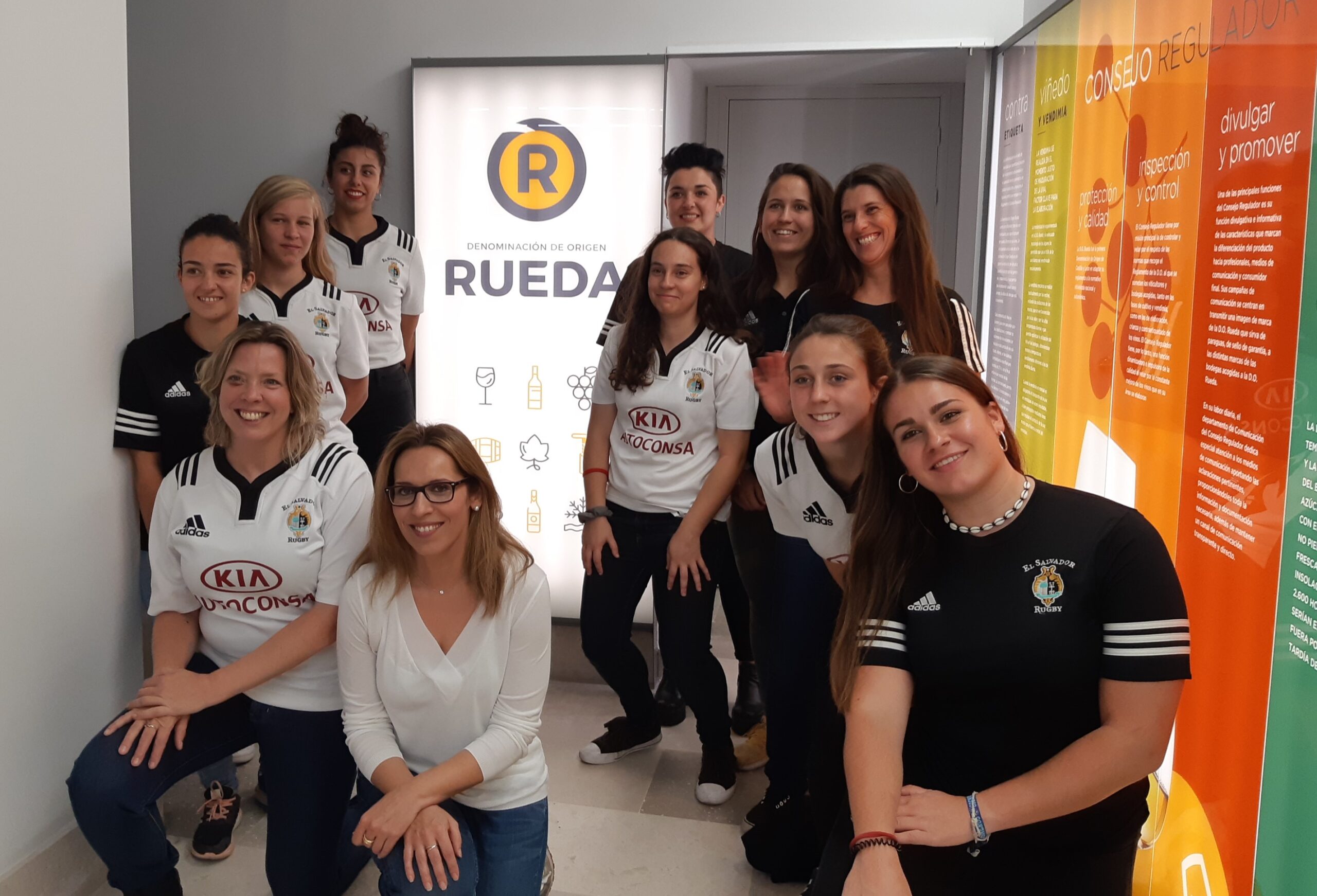 LA D.O. RUEDA RECIBE AL EQUIPO FEMENINO DEL CLUB DE RUGBY EL SALVADOR